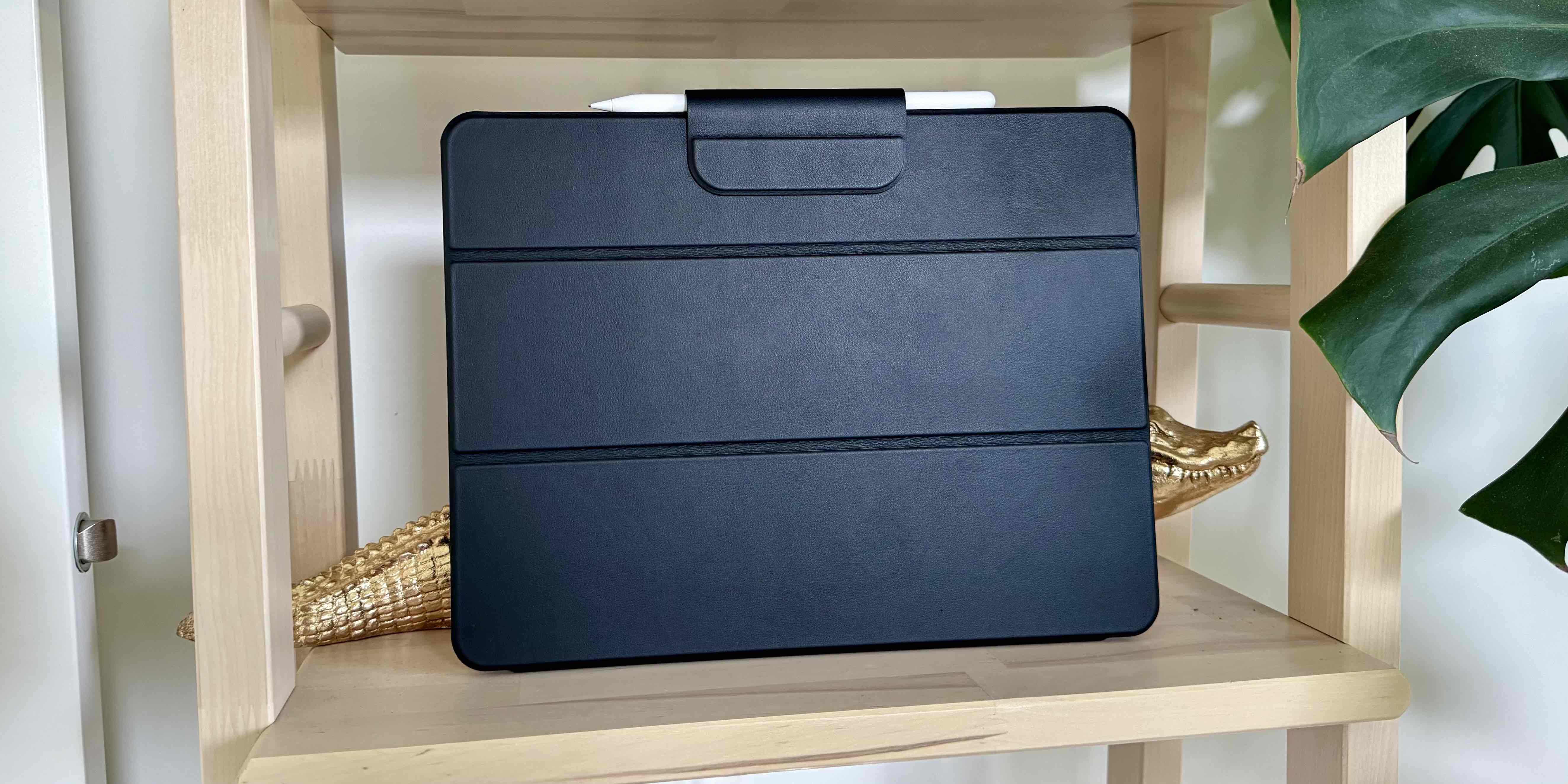 Wish Apples iPad Smart Folio came in leather? Nomads got you covered